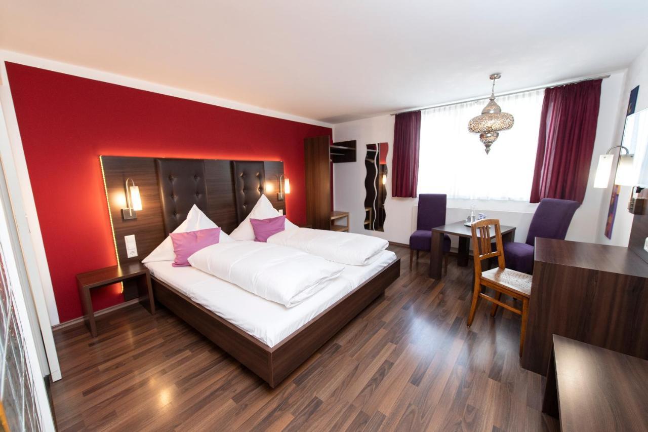 Hotel Baeren Marbach am Neckar Extérieur photo