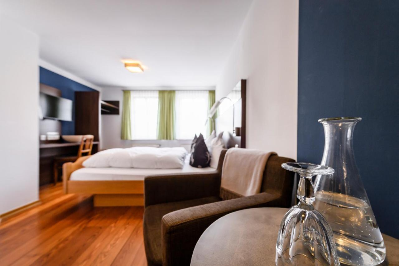Hotel Baeren Marbach am Neckar Extérieur photo